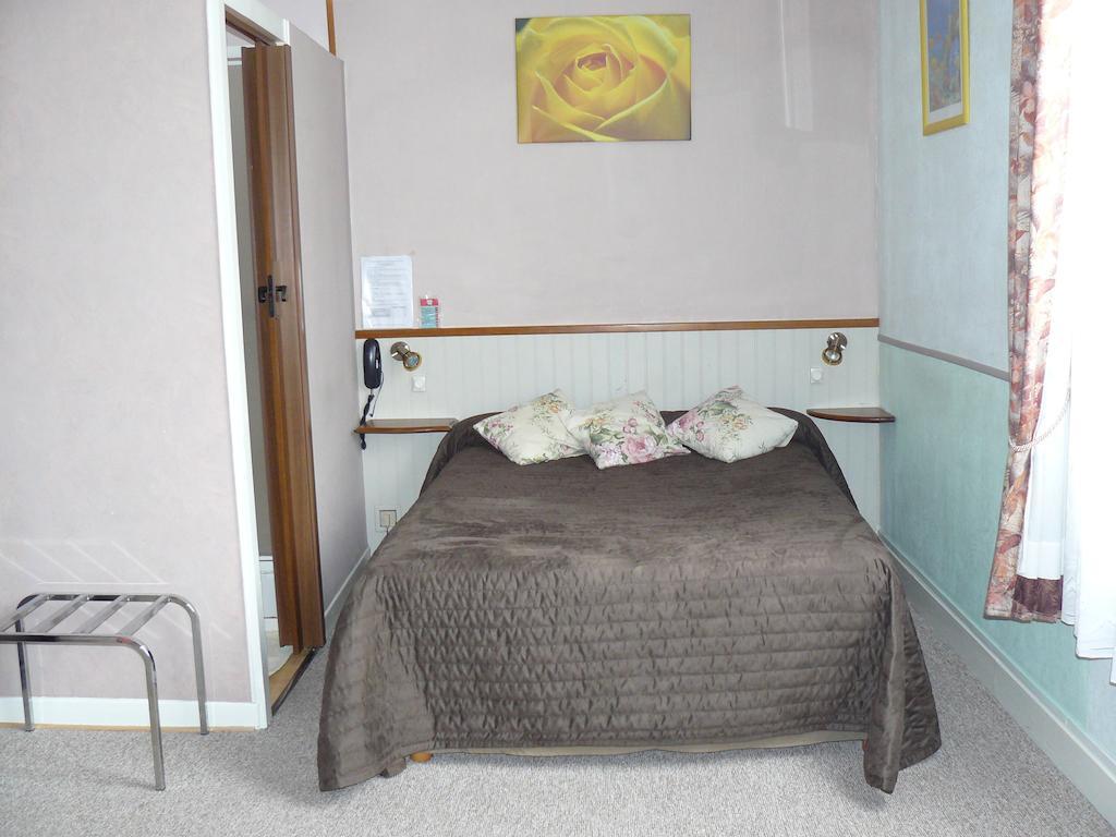 Hotel De La Cite Chalons-en-Champagne Room photo